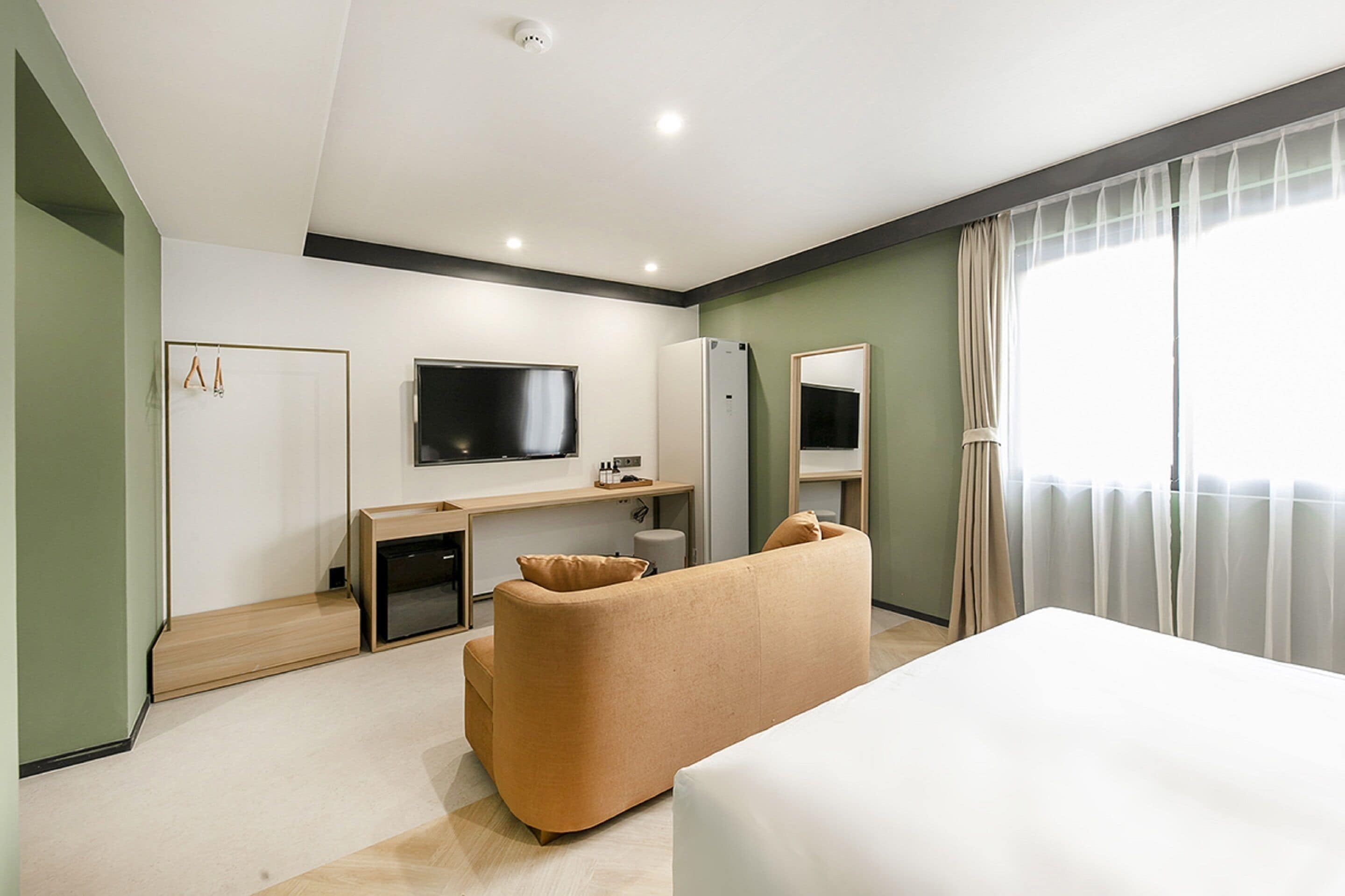 1 bedroom, premium bedding, down duvets, memory-foam beds