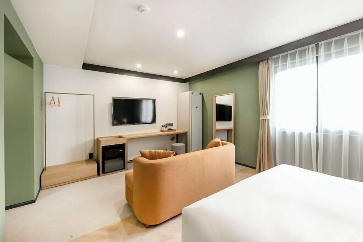 Premium bedding, down comforters, memory foam beds, desk