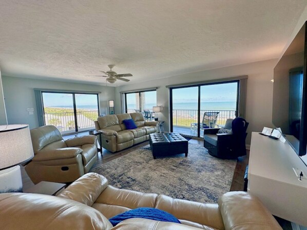 Una televisión, libros