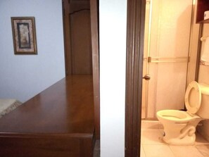 Ducha, artículos de tocador gratuitos, toallas, jabón