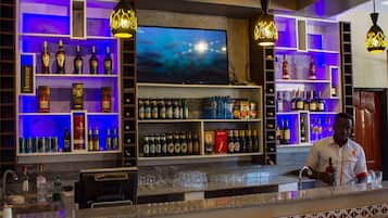 2 bar/ruang istirahat