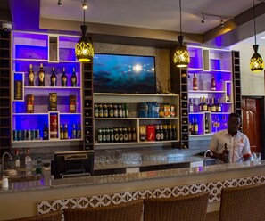 2 bars/lounges - Kings Premier Inn (Mlolongo)