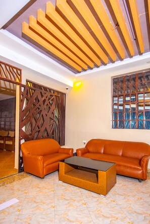 2 bares/lounges