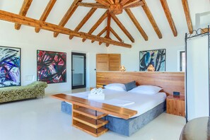 9 bedrooms, desk, iron/ironing board, free WiFi