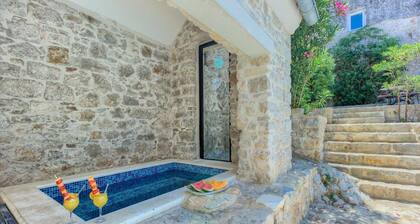 Erittäin tyylikäs huvila aivan rannalla - 18 ihmistä ja uima-allas, lähellä ravintoloita / kahviloita