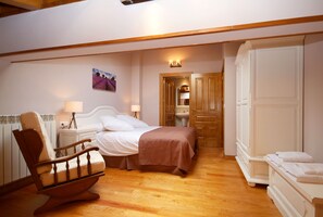 Casa tradicional, varias habitaciones | 8 habitaciones, insonorización y tabla de planchar con plancha