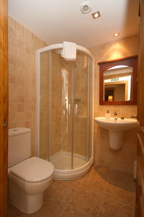 Bathroom - Casas Rurales Espargoiti I y II (Ibargoiti)