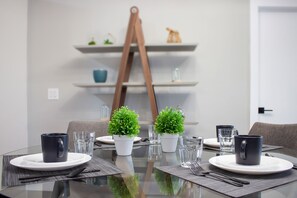 Dining - Miami High End Villa⭐️ Near Beach/Airport/Wynwood/D. District/ 3 Free gated Park. (Miami)