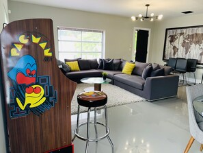 Smart TV - Miami High End Villa⭐️ Near Beach/Airport/Wynwood/D. District/ 3 Free gated Park. (Miami)