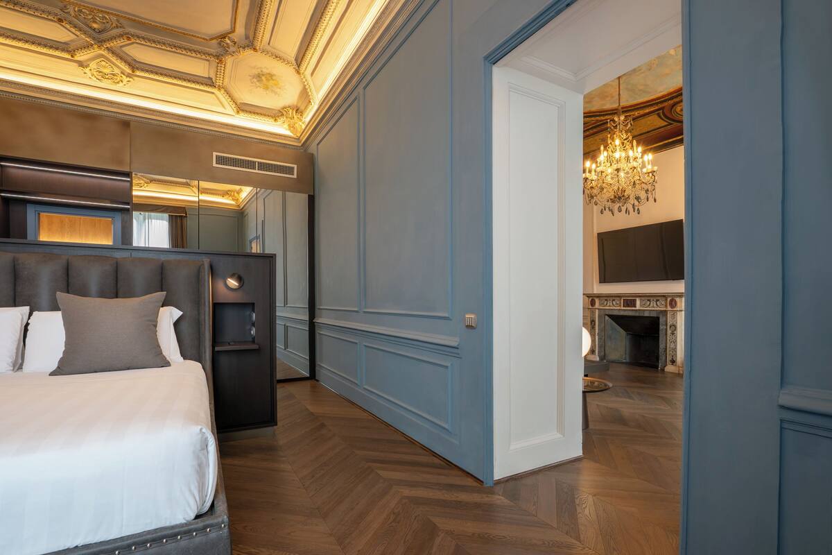 Presidential Suite, River View | Frette Italian sheets, premium bedding, Select Comfort beds, minibar