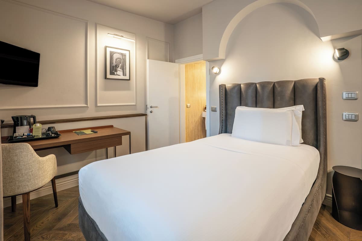 Classic Single Room | Frette Italian sheets, premium bedding, Select Comfort beds, minibar
