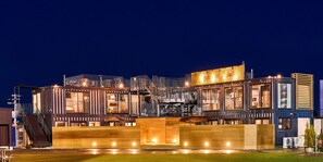 المنشأة من الخارج