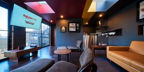 Televisión de pantalla plana de 48 pulgadas con canales vía satélite