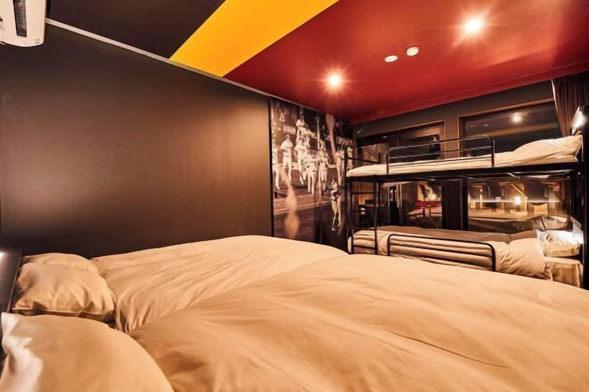 Minibar, free WiFi