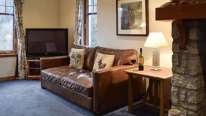 Cottage, Multiple Beds | Interior - Stunning 4-bed Cottage S/C (Arrochar)