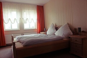 Rollaway beds, free WiFi