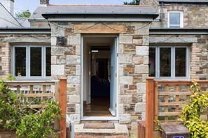 Exterior detail - Cornish Cottage, St Agnes. Free Parking & Garden! (Cornwall)
