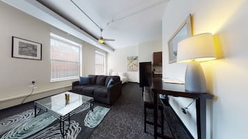 1 habitación, escritorio, tabla de planchar con plancha y wifi gratis