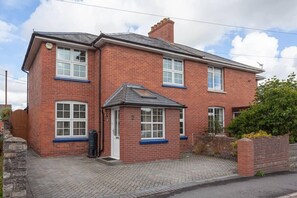 Unclassified image, 3 of 29, button