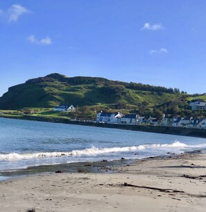 Cottage | Beach - 3 Bed Cottage - Sleeps 6 - Pets - Garden - Parking (Larne)