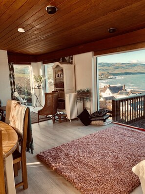 3 bedrooms, iron/ironing board, free WiFi, bed sheets - 3 Bed Cottage - Sleeps 6 - Pets - Garden - Parking (Larne)