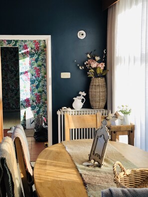 Cottage | Private kitchen | Fridge, microwave, oven, stovetop - 3 Bed Cottage - Sleeps 6 - Pets - Garden - Parking (Larne)