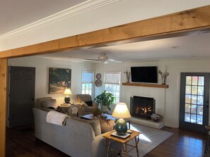 Televisor intel·ligent, llar de foc i videojocs 