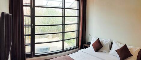 Chambre Double Deluxe | Bureau, fer et planche à repasser, Wi-Fi gratuit