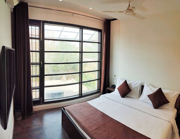 Deluxe Double Room | Desk, iron/ironing board, free WiFi - The Wind Cross Hotel (Kalka)