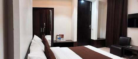 Desk, iron/ironing board, free WiFi