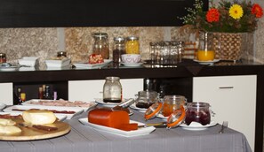 Breakfast buffet - Quinta do Olival (Chaves)