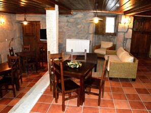 Ferienhaus, 5 Schlafzimmer | Wohnbereich | Flachbildfernseher