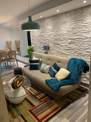 Deluxe Apartment | Individually decorated, individually furnished, free WiFi - Airport16 B&B (Vecsés)
