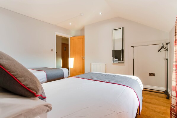 Room - New Mill Apartments (Newcastle-upon-Tyne)