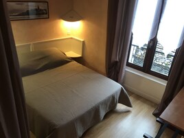 Quarto casal | Escrivaninha, espaço de trabalho para notebook