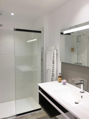 Hair dryer, towels, soap, shampoo - Cantu di Fiumu (Zonza)