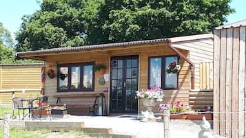 Cabin, 1 Queen Bed | Balcony