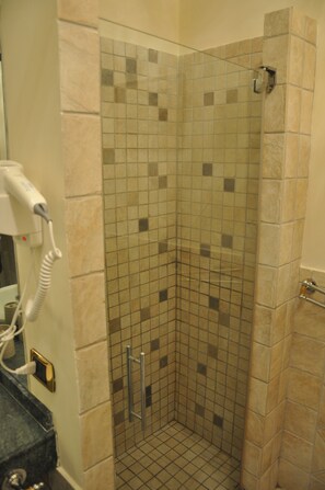 Bathroom shower - Rome Imperial Crown (Rome)