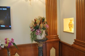 Interior detail - Rome Imperial Crown (Rome)