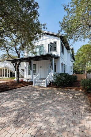 Exterior - SALE~"Ocho Cinco"~Heated Pool~Walk to Beach, Seaside~Beach Gear~Family Lux (Seagrove Beach)