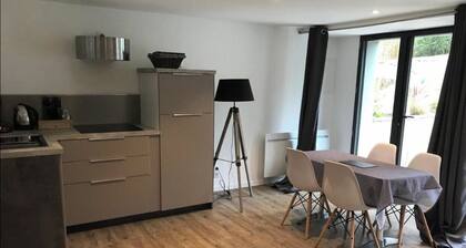 Appartement terrasse aupres des séquoias un écrin de verdure proche de Nantes