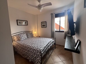 3 bedrooms, iron/ironing board, WiFi, bed sheets - Amazing Mountain and Sea Views - Mojon Hills, Isla Plana, Spain (Cartagena)