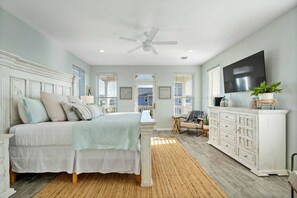 5 habitaciones, escritorio y tabla de planchar con plancha 