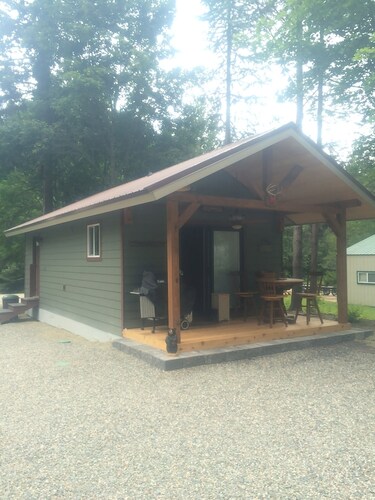 Pend Oreille river cabin +