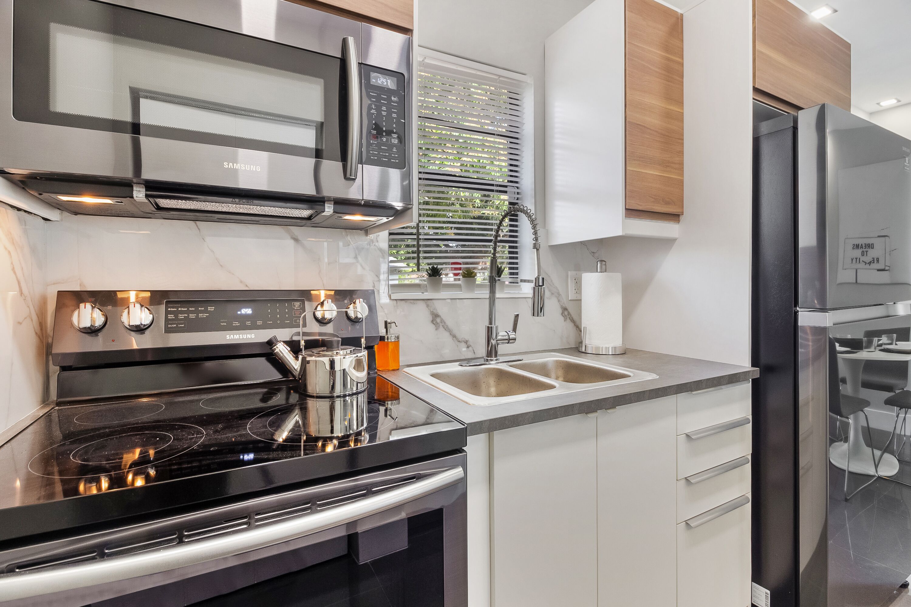 Fridge, microwave, oven, stovetop