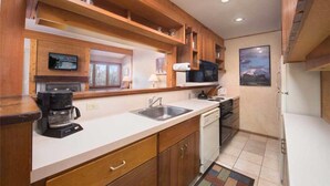 Condo, 2 Bedrooms | Private kitchen