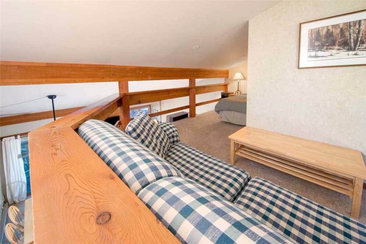 1 bedroom, individually decorated, individually furnished