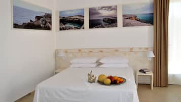 Comfort Room | Frette Italian sheets, premium bedding, memory foam beds, minibar