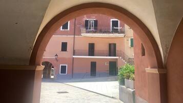 Interni