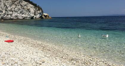 Small apartment in the center of Rio Marina 10 meters from the sea